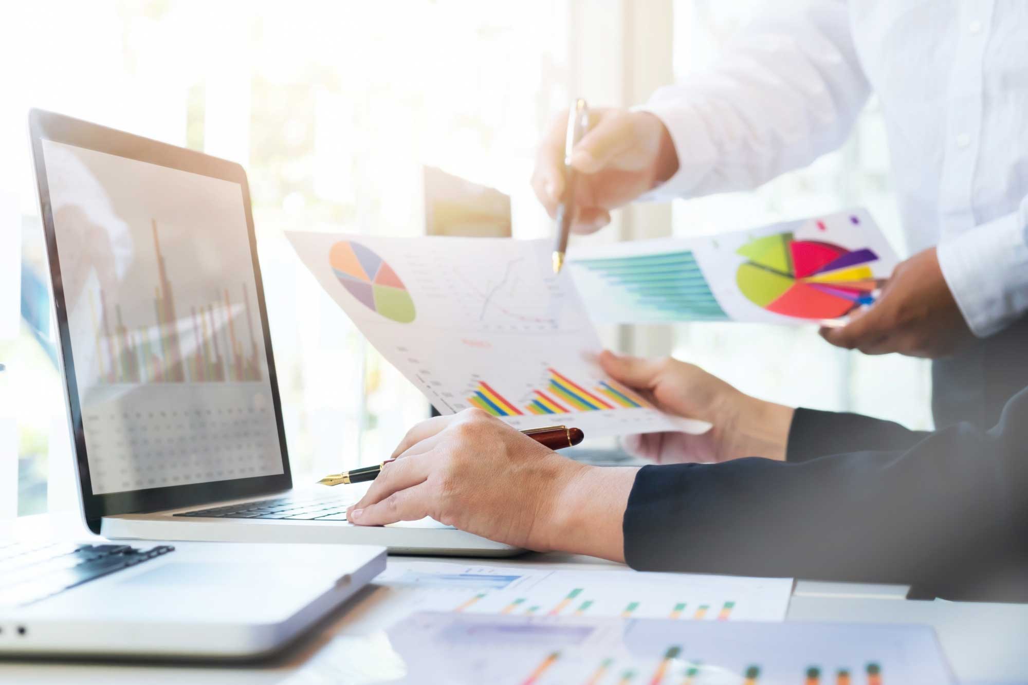 empowering-meeting-concept